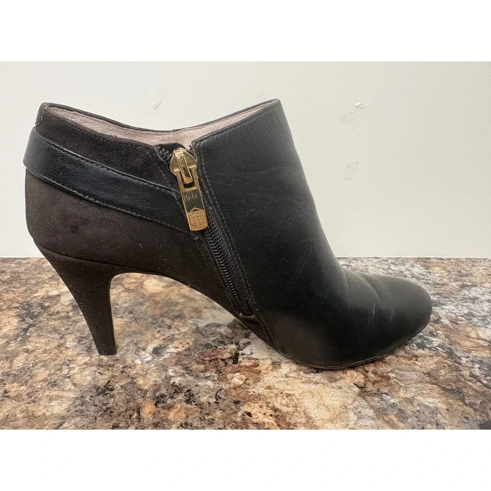 Vince‎ Camuto Velino Black Leather Suede Buckle Ankle Booties Gold Hardware 6.5M